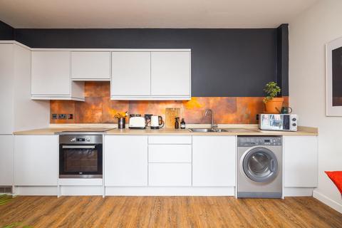2 bedroom flat for sale, Beaconsfield Road, St George