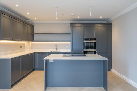 3 bedroom flat for sale, Gibbard Mews, London, SW19