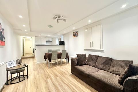 2 bedroom apartment for sale, Central Road, Manchester M20
