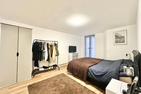 2 bedroom apartment for sale, Central Road, Manchester M20