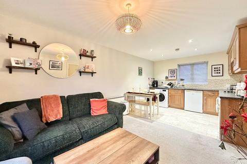 2 bedroom apartment for sale - Lawnhurst Avenue, Wythenshawe M23