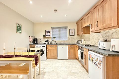 2 bedroom apartment for sale, Lawnhurst Avenue, Wythenshawe M23