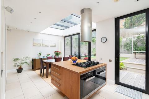 4 bedroom semi-detached house for sale, Woodside, London, SW19