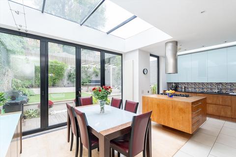 4 bedroom semi-detached house for sale, Woodside, London, SW19.