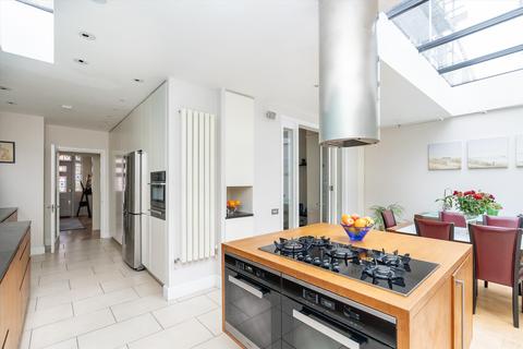 4 bedroom semi-detached house for sale, Woodside, London, SW19.