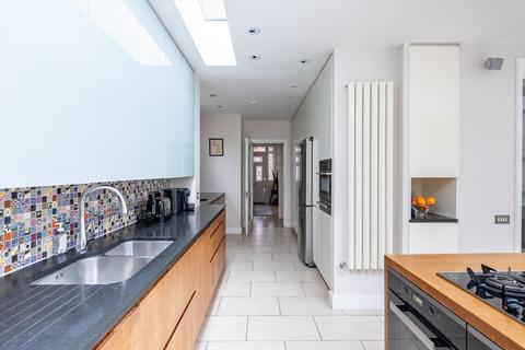 4 bedroom semi-detached house for sale, Woodside, London, SW19.