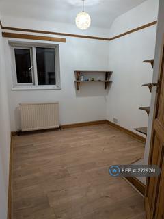 3 bedroom end of terrace house to rent, Ives Road, Slough, SL3