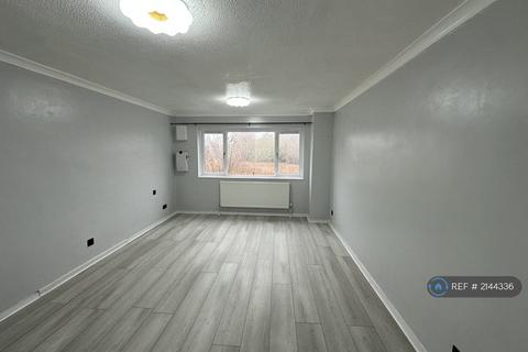 3 bedroom terraced house to rent, Austen Close, London, SE28