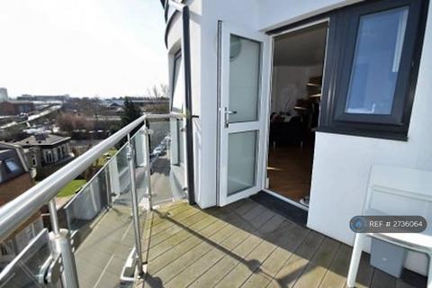 1 bedroom flat to rent, Arthur Road, London, SW19