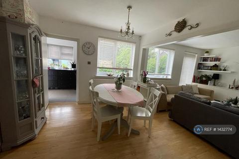 3 bedroom semi-detached house to rent, Rowditch Lane, London, SW11