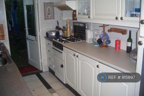 4 bedroom terraced house to rent, Ferndale Road, London, SW4