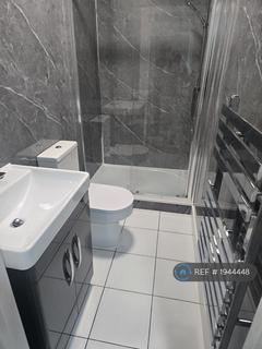 Studio to rent, College Avenue, Grays, RM17