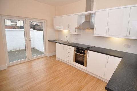 3 bedroom end of terrace house to rent, Gorton, Manchester M18