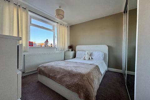 3 bedroom terraced house for sale, Telscombe Way, Stopsley, Luton, Bedfordshire, LU2 8JW