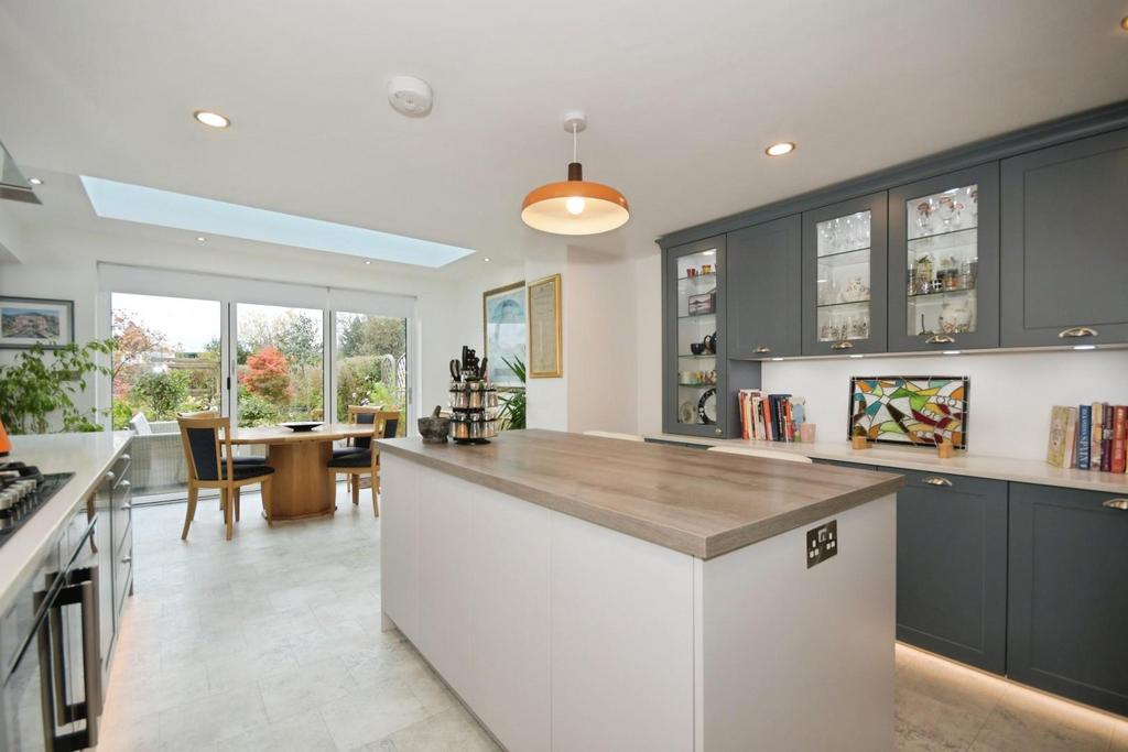 KITCHEN 03.jpg