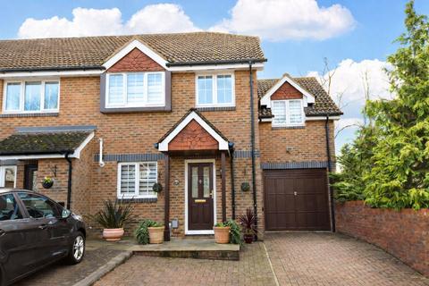 Lapwing Way, Abbots Langley, WD5