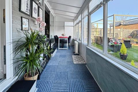 2 bedroom bungalow for sale, Cottage Grove, Clacton-on-Sea, Essex