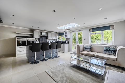 4 bedroom detached house for sale, Barber Close, Hurst, Reading