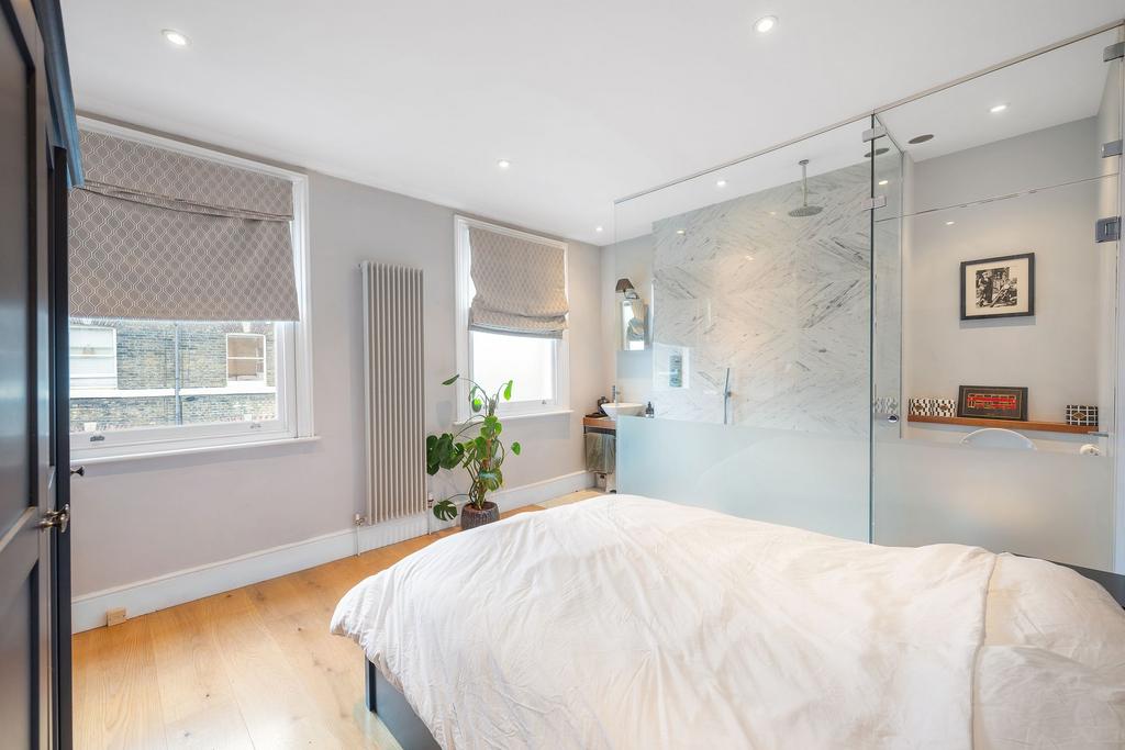 Bedroom 3 - en suite