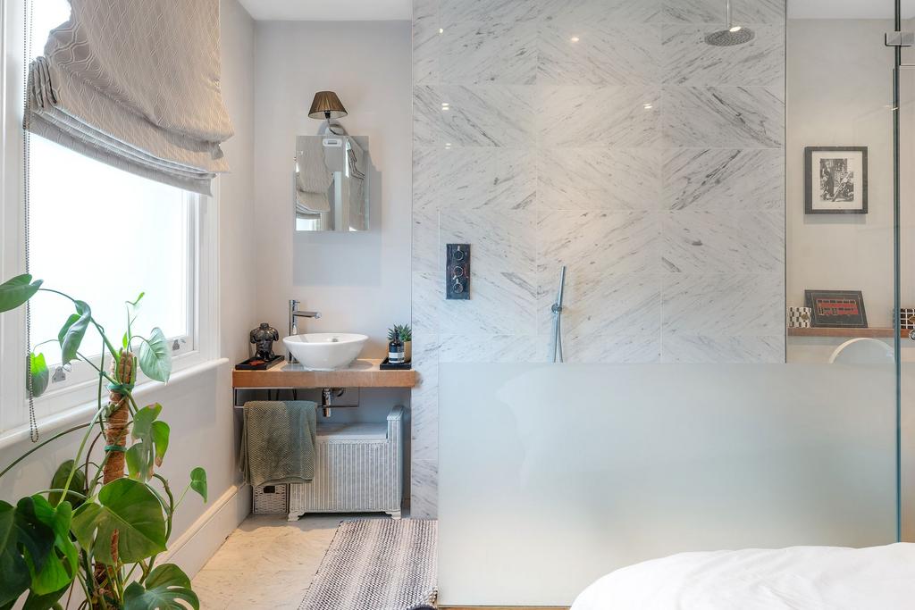 Bedroom 3 - en suite