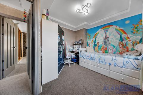 2 bedroom end of terrace house for sale, Standfield Road, Dagenham RM10