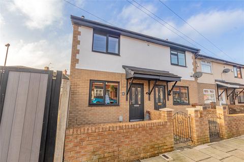 2 bedroom semi-detached house to rent, Gregge Street, Greater Manchester OL10