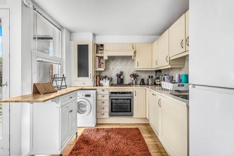 2 bedroom property to rent, King Frederick Ninth Tower, London, SE16