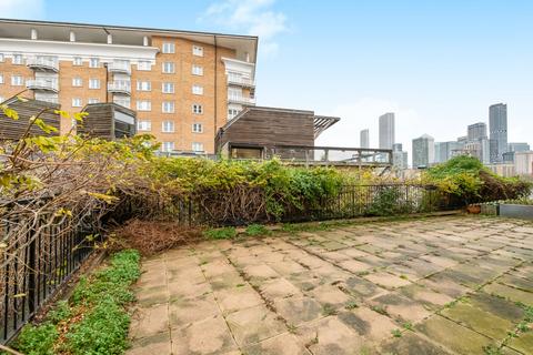 2 bedroom property to rent, King Frederick Ninth Tower, London, SE16