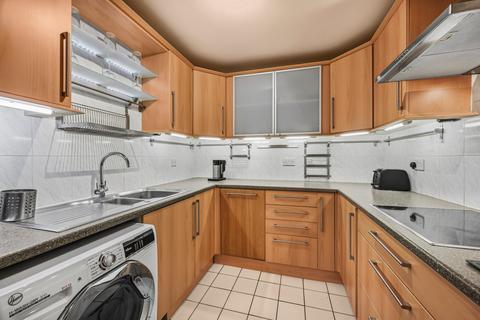 3 bedroom flat to rent, New Hampton Court, King & Queen Wharf, Rotherhithe Street, London, SE16
