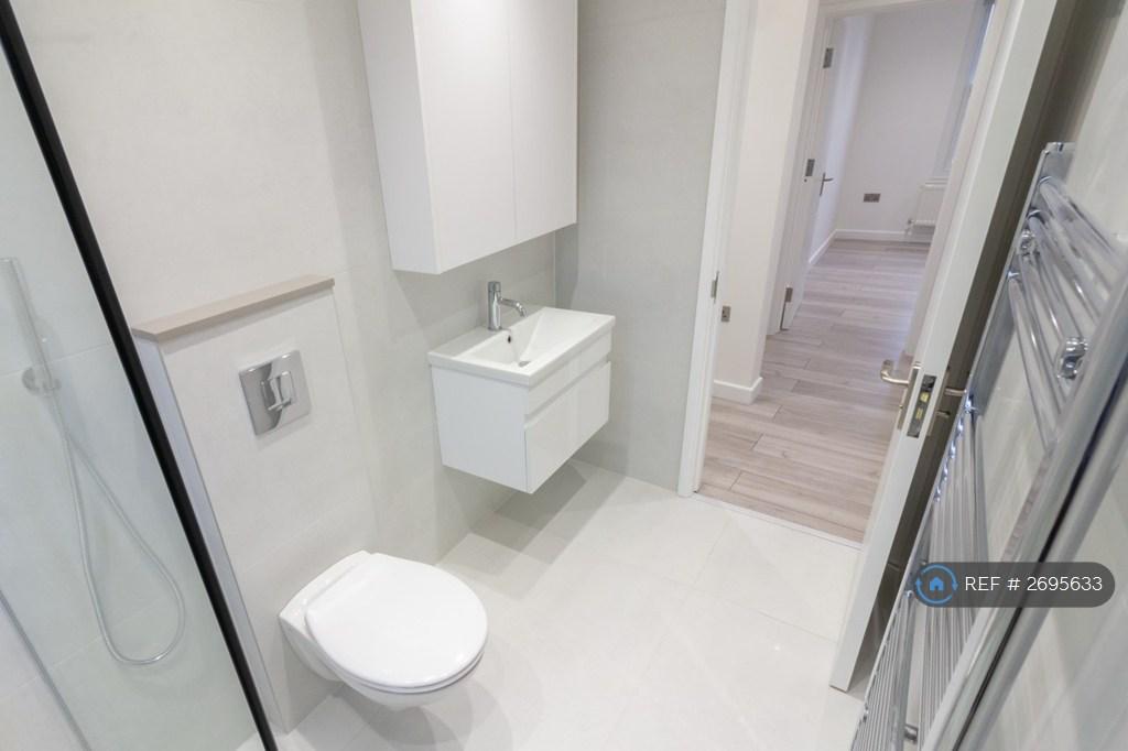 Bathroom  (2)