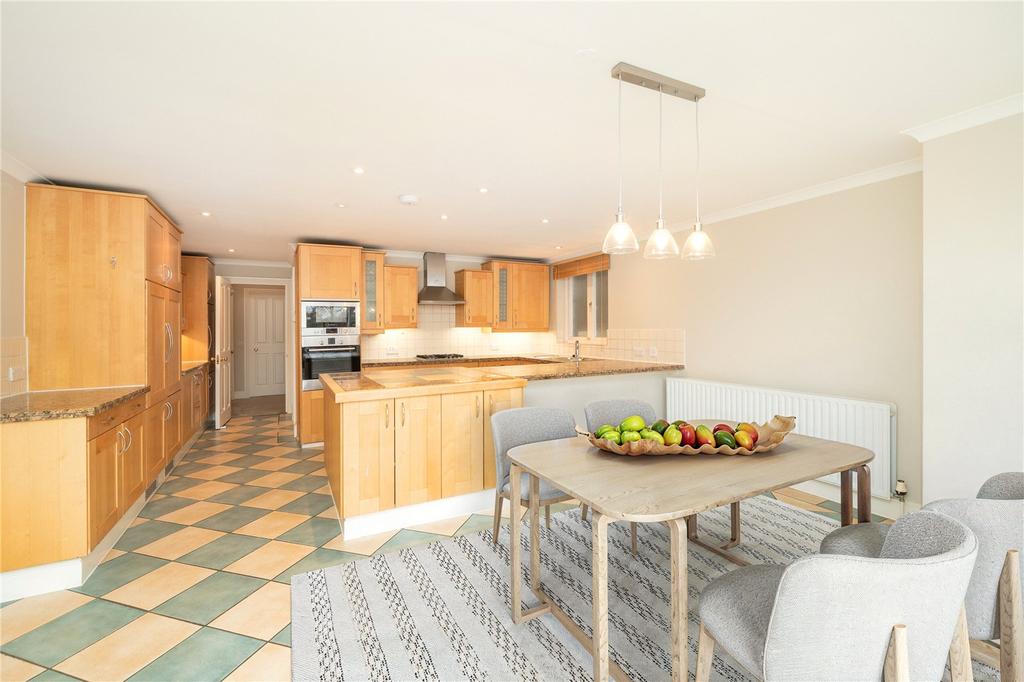 Kitchen/Dining