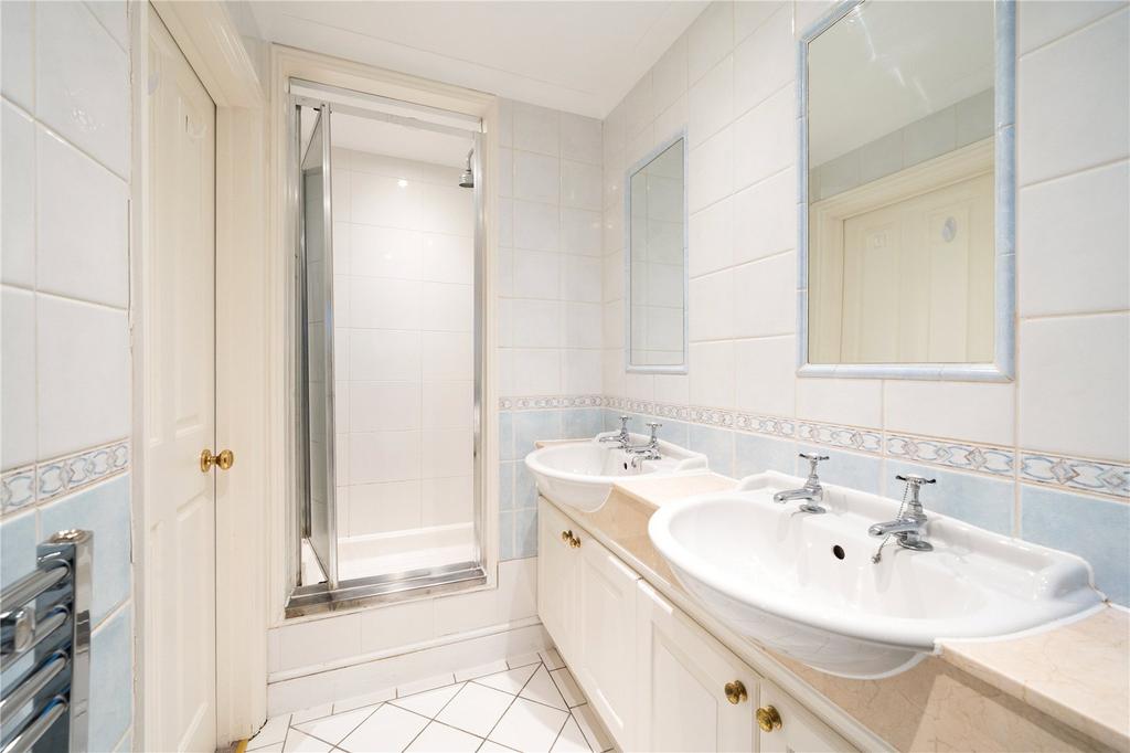 En Suite Bathroom