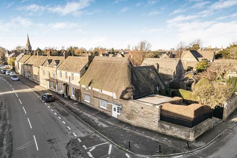 3 bedroom end of terrace house for sale, High Street, Bampton, Oxfordshire, OX18