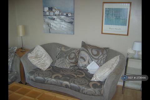 2 bedroom flat to rent, Glencoats Drive, Paisley, PA3