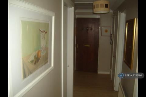 2 bedroom flat to rent, Glencoats Drive, Paisley, PA3