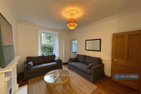 2 bedroom flat to rent, Bruce Street, Stirling, FK8