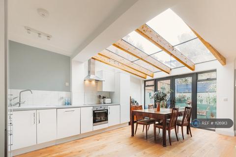 4 bedroom terraced house to rent, Dulwich Road, London, SE24