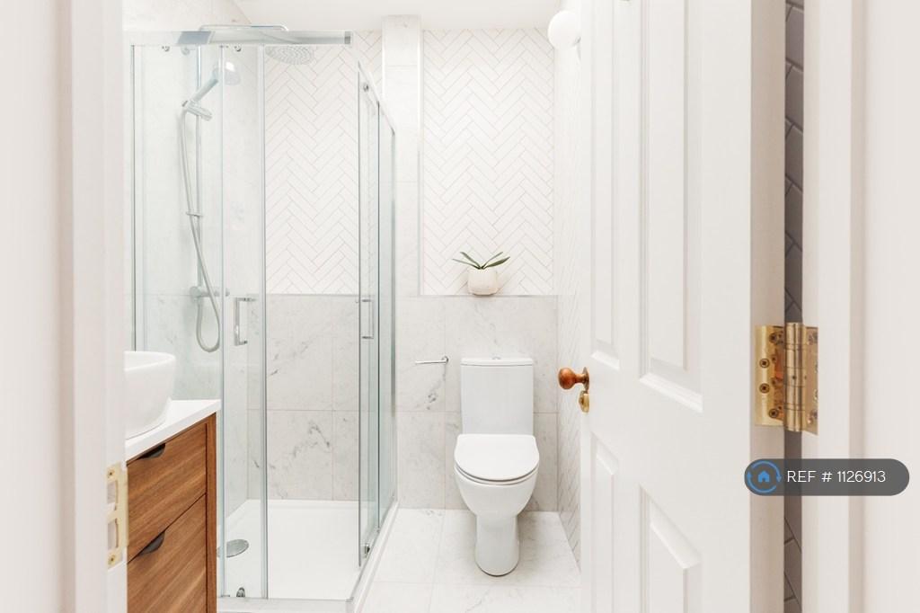 Bedroom 1 Ensuite