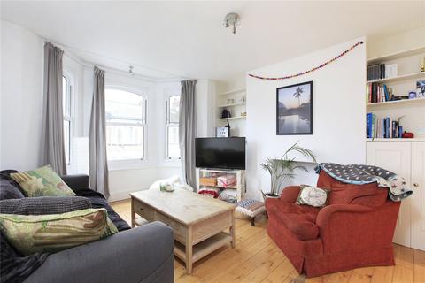 3 bedroom maisonette to rent, Ballater Road, London SW2