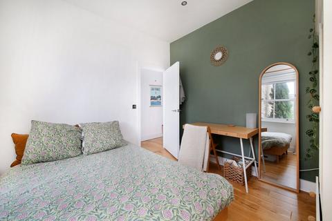 2 bedroom flat to rent, Ducie Street, London SW4