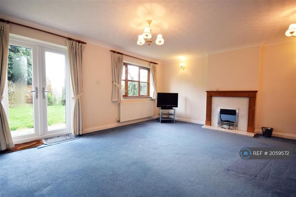 Lounge Diner &amp; Patio Doors To Garden &amp; Fireplace
