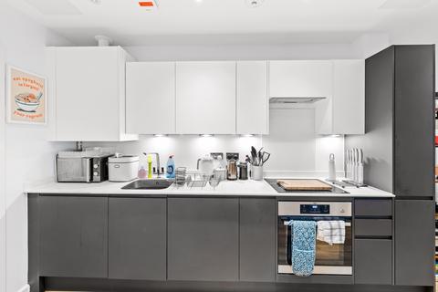 1 bedroom apartment for sale, Chertsey Road, Woking GU21