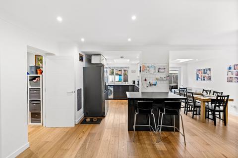 4 bedroom house for sale - Vevers Road, Reigate RH2