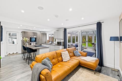 undefined, Povey Cross Road, Horley RH6
