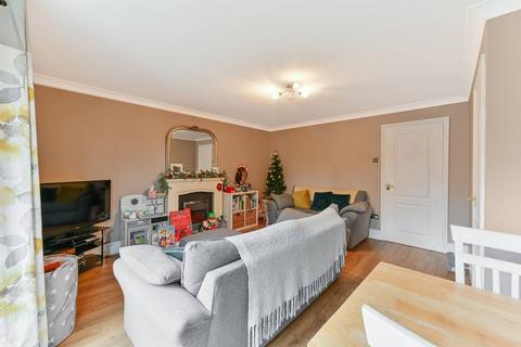 3 bedroom terraced house to rent, Cuthbert Gardens, Norwood, London, SE25