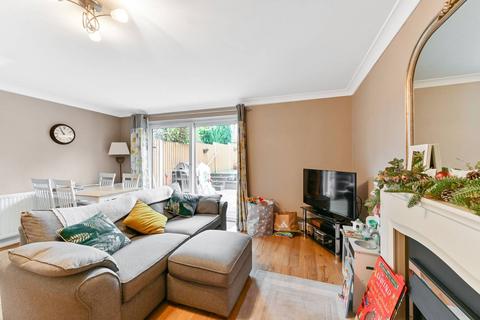 3 bedroom terraced house to rent, Cuthbert Gardens, Norwood, London, SE25