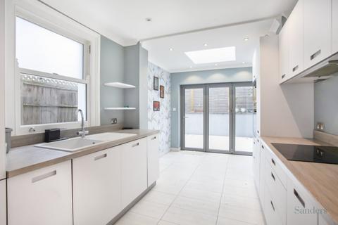 2 bedroom property to rent, Wilson Street, Winchmore Hill N21