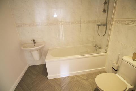 2 bedroom apartment to rent, Wordsworth Road, Manchester M34