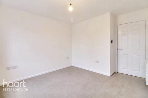 2 bedroom terraced house for sale, Earsham Grove, Peterborough