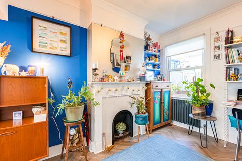 3 bedroom semi-detached house for sale, North Street, Leigh-on-sea, SS9